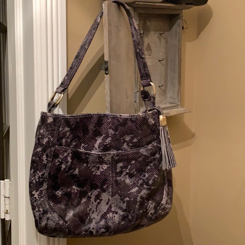 b. Makowsky snake like pattern purse